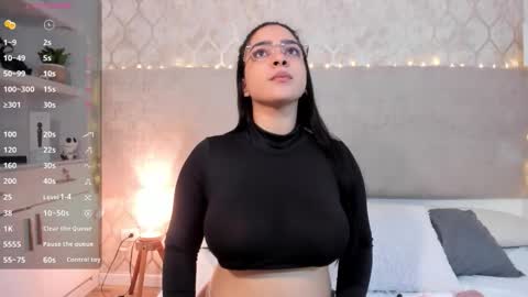 Kamila Betancourt online show from 10.11.25