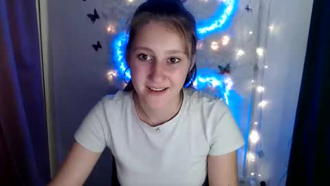 Snapshot of kamilla_love_ chatting on 09.10.25 kamilla_love_ online show from 09.10.25
