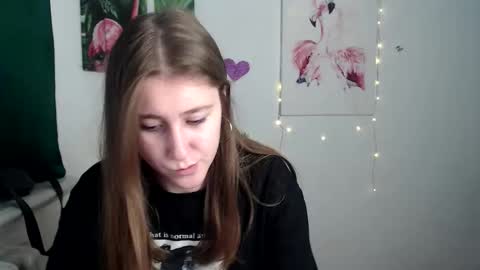 Snapshot of kamilla_love_ chatting on 10.11.25 kamilla_love_ online show from 10.11.25