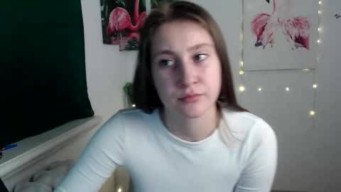 Snapshot of kamilla_love_ chatting on 10.15.25 kamilla_love_ online show from 10.15.25