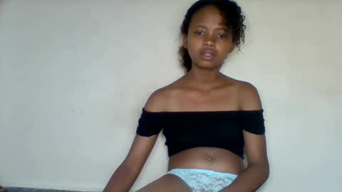 kamillah69 online show from 11.28.25