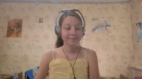 Mari  Simmons online show from 10.02.25