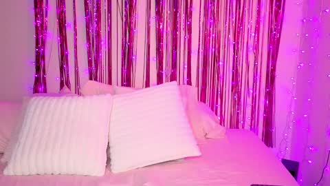 Snapshot of kamrynmarie69 chatting on 12.27.24 kamrynmarie69 online show from 12.27.24