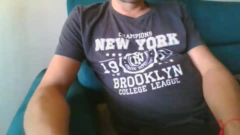 Snapshot of kanaletto chatting on 11.26.25 Mario online show from 11.26.25