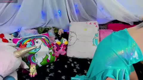 Snapshot of kandygirl_023 chatting on 11.23.25 hello Im Danni online show from 11.23.25