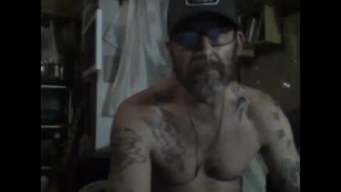 Snapshot of kaneisyours2420 chatting on 10.10.25 Tucker online show from 10.10.25
