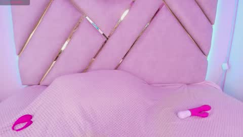 Snapshot of kanela_miller_ chatting on 10.03.25 Cami online show from 10.03.25