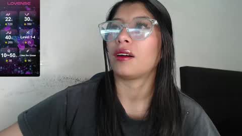 Snapshot of kanroji_mitsuri_11 chatting on 12.17.24 Sanctuary online show from 12.17.24