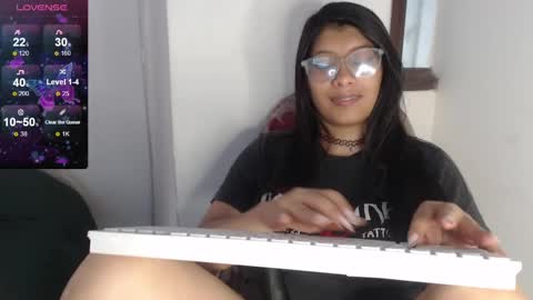 Snapshot of kanroji_mitsuri_11 chatting on 02.27.25 Sanctuary online show from 02.27.25