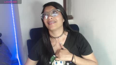 Snapshot of kanroji_mitsuri_11 chatting on 03.05.25 Sanctuary online show from 03.05.25