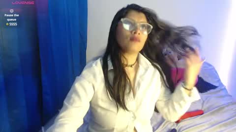 Snapshot of kanroji_mitsuri_11 chatting on 03.09.25 Sanctuary online show from 03.09.25