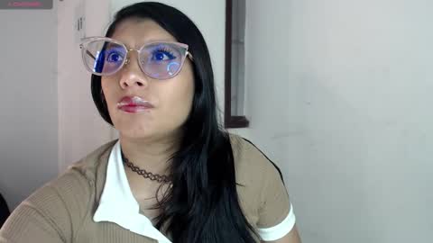 Snapshot of kanroji_mitsuri_11 chatting on 10.16.25 Sanctuary online show from 10.16.25