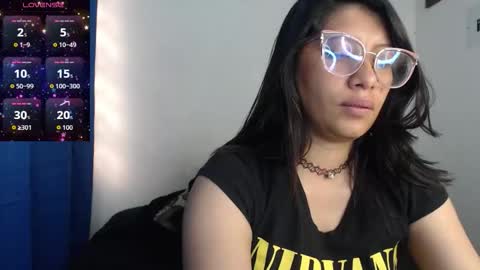 Snapshot of kanroji_mitsuri_11 chatting on 11.25.25 Sanctuary online show from 11.25.25