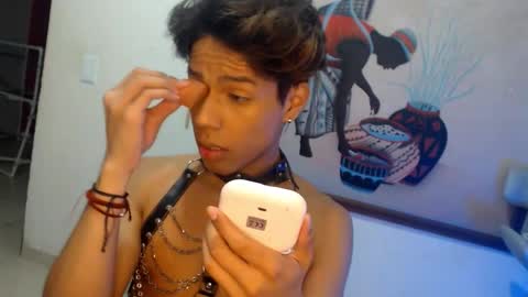 Snapshot of kaorimatsui_ chatting on 11.01.25 Kaori Matsui online show from 11.01.25