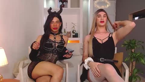 Snapshot of kaorimatsui_ chatting on 12.01.25 Kaori Matsui online show from 12.01.25