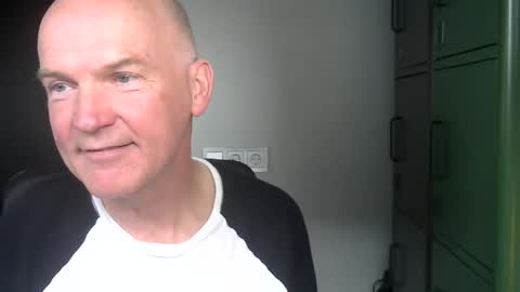 Snapshot of kapitein_rob chatting on 03.11.25 Robbie online show from 03.11.25