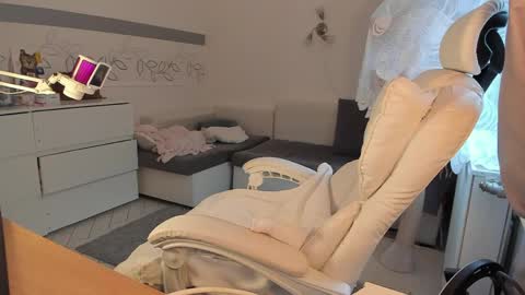 karen0092 online show from 05.18.26