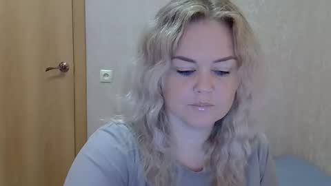 karennelsonx online show from 09.23.25