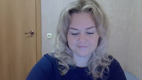 karennelsonx online show from 10.20.25