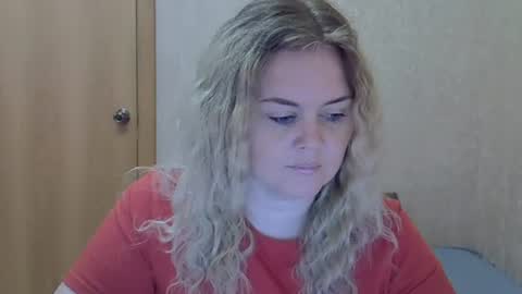 Snapshot of karennelsonx chatting on 07.06.26 karennelsonx online show from 07.06.26