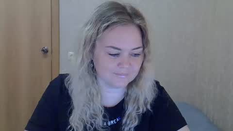 Snapshot of karennelsonx chatting on 07.23.26 karennelsonx online show from 07.23.26