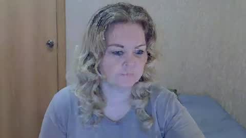 Snapshot of karennelsonx chatting on 07.29.26 karennelsonx online show from 07.29.26