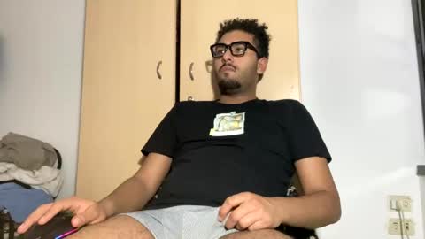 Snapshot of karim03larbi chatting on 02.08.25 karim03larbi online show from 02.08.25