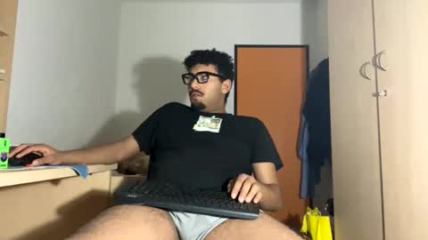 Snapshot of karim03larbi chatting on 03.06.25 karim03larbi online show from 03.06.25