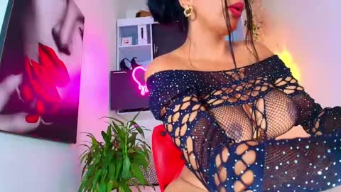 Snapshot of karina4squirt chatting on 12.23.24 karina4squirt online show from 12.23.24