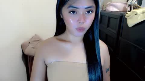 Snapshot of karina_fuckdoll chatting on 06.12.26 I AM BELLE online show from 06.12.26