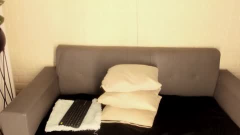 Snapshot of karina_gomez_18 chatting on 12.21.25 Kari online show from 12.21.25