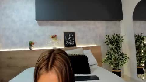 Snapshot of karina_gomez_18 chatting on 03.12.26 Kari online show from 03.12.26