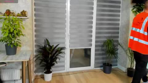 Onlyfans cute valerri       Real Nme Valerri online show from 12.13.24