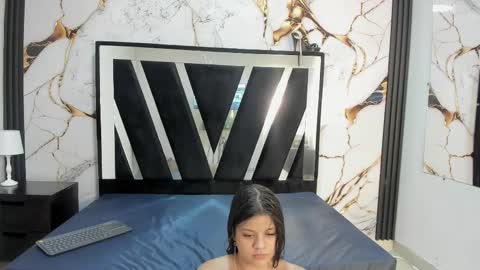 Snapshot of karinasimonz chatting on 10.22.25 KarinaSimonz online show from 10.22.25