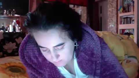 Snapshot of karinkabrunetka2 chatting on 12.15.25 karinkabrunetka2 online show from 12.15.25