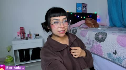 Snapshot of karla__1 chatting on 01.10.25 Ill be on at sunday see u Lynn Could u help me to reach 100 Thmbs upp plssss Independent girl 3 online show from 01.10.25