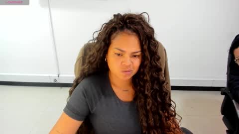 Snapshot of karla_cg chatting on 12.20.25 karla_cg online show from 12.20.25