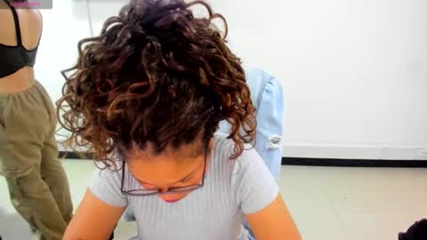 Snapshot of karla_cg chatting on 12.22.25 karla_cg online show from 12.22.25