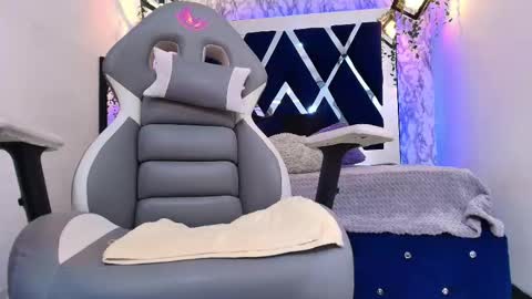 Karla  online show from 09.29.25