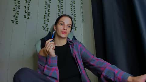 karla_lim online show from 11.11.25