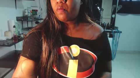 Snapshot of karlaluann chatting on 10.11.25 karlaluann online show from 10.11.25