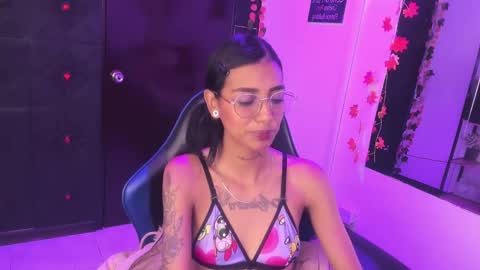 karlaslutskinny__ online show from 04.23.26