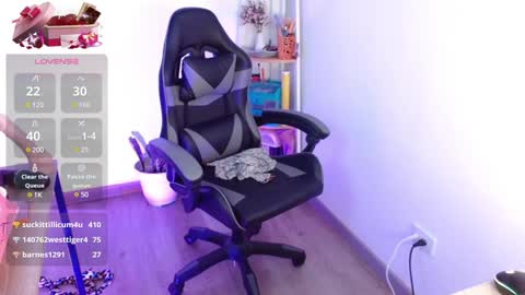 Snapshot of karlavittar chatting on 02.07.25 karlavittar online show from 02.07.25