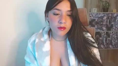 Snapshot of karlie_kloy chatting on 02.06.25 kloy online show from 02.06.25