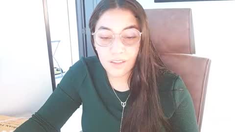 Snapshot of karlie_kloy chatting on 09.23.25 kloy online show from 09.23.25