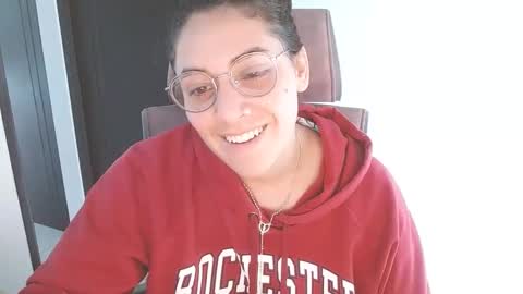 Snapshot of karlie_kloy chatting on 09.24.25 kloy online show from 09.24.25