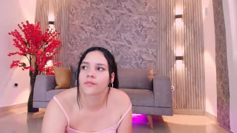 Snapshot of karlie_small chatting on 09.11.25 Karli online show from 09.11.25