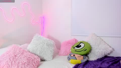 Karlyy  online show from 01.18.25