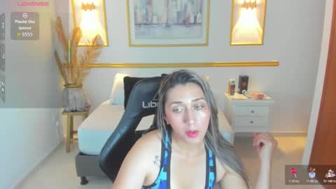 karlyy_ online show from 12.21.25