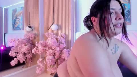 Snapshot of karo_linee chatting on 02.24.26 karo_linee online show from 02.24.26